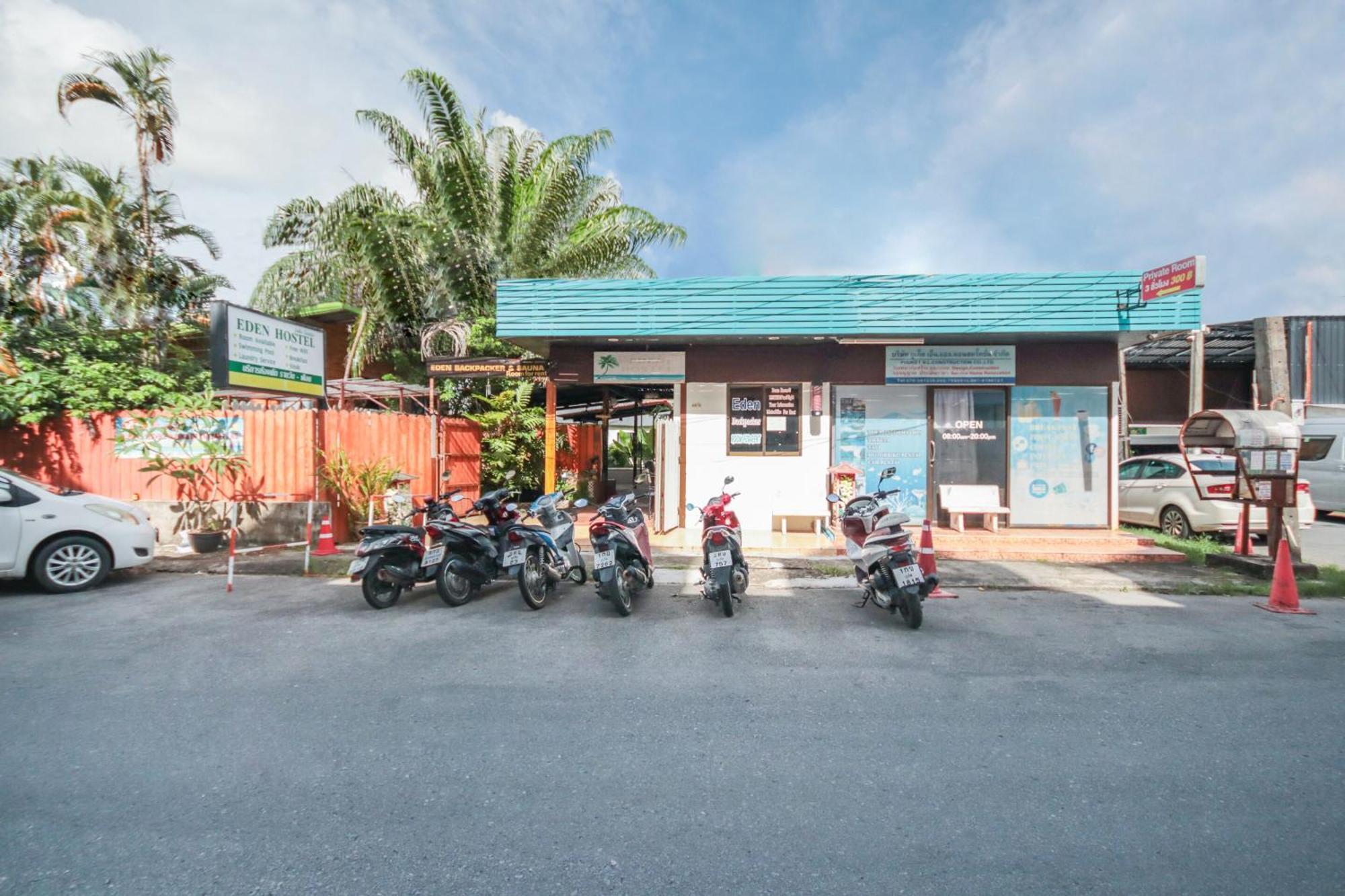 Oyo 1163 Eden Hostel Phuket Exteriör bild