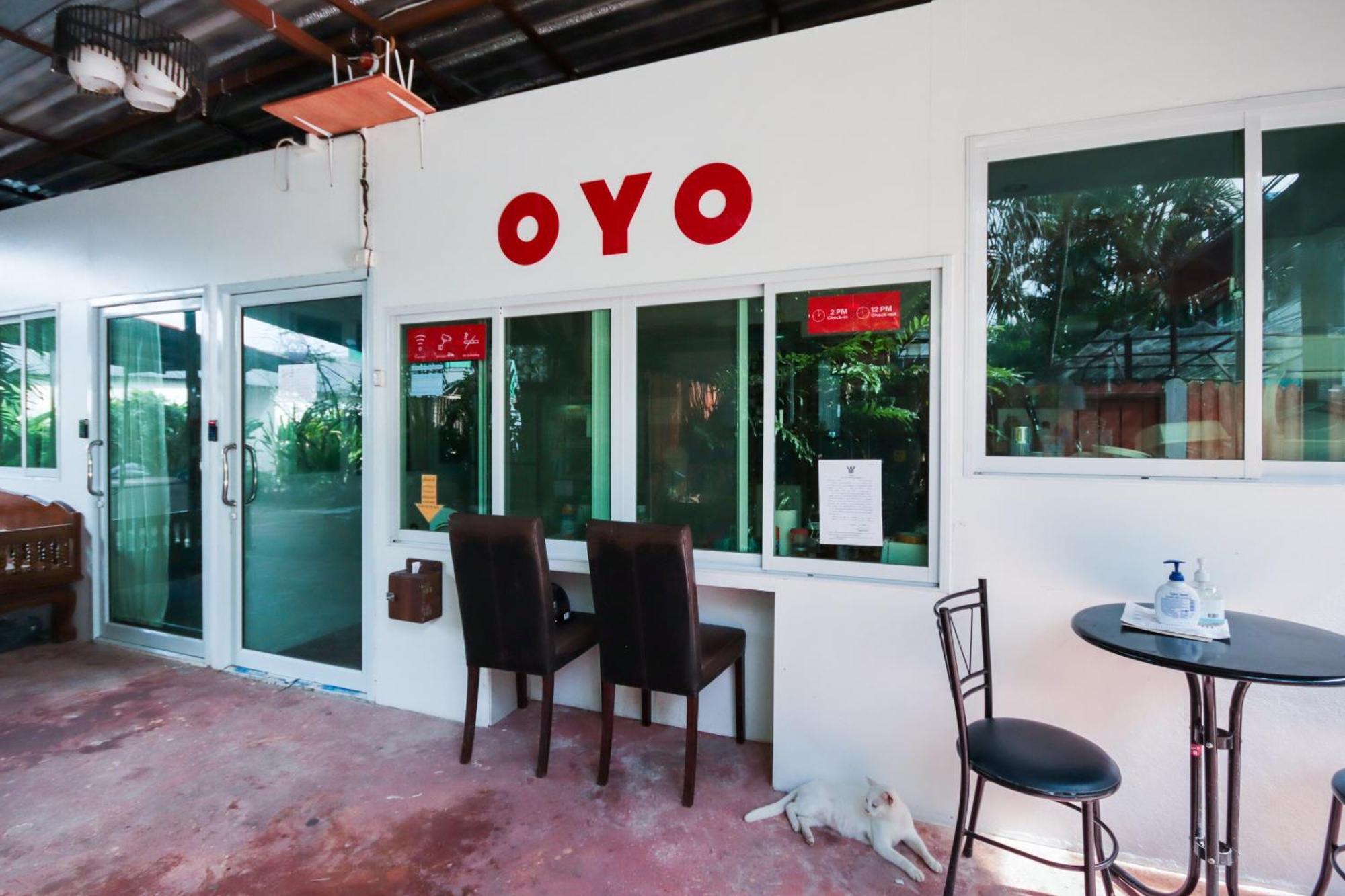 Oyo 1163 Eden Hostel Phuket Exteriör bild